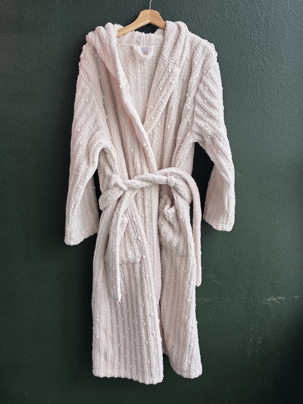 Cozy Hooded Plush Bath Robe in Cream